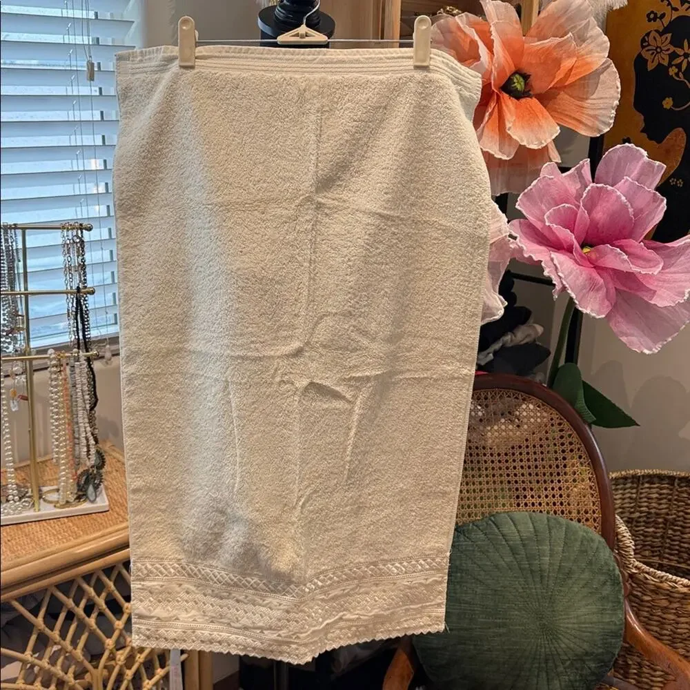 Vintage Fieldcrest Cream Satin Embroidered Detail Bath Towel & Hand Towel Set